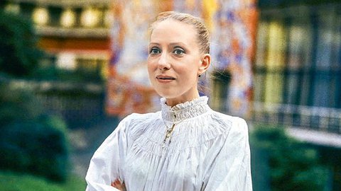 «К своей внешности Инна Чурикова относилась с иронией», - рассказывает Алла Азарина